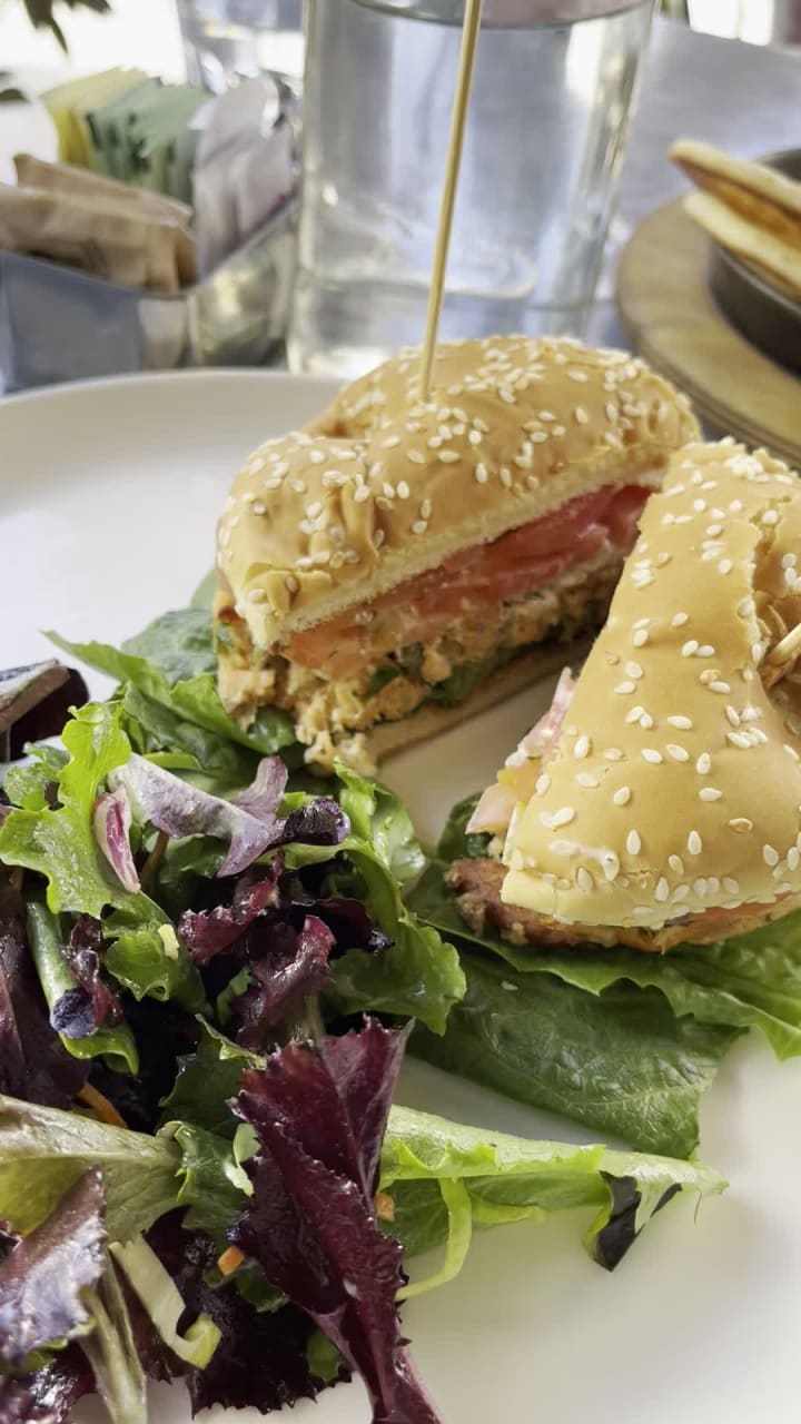 Video review of The Courtyard Kitchen