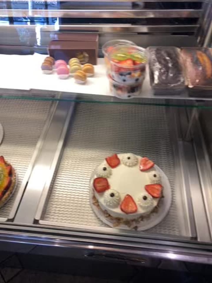 Video review of Douce France