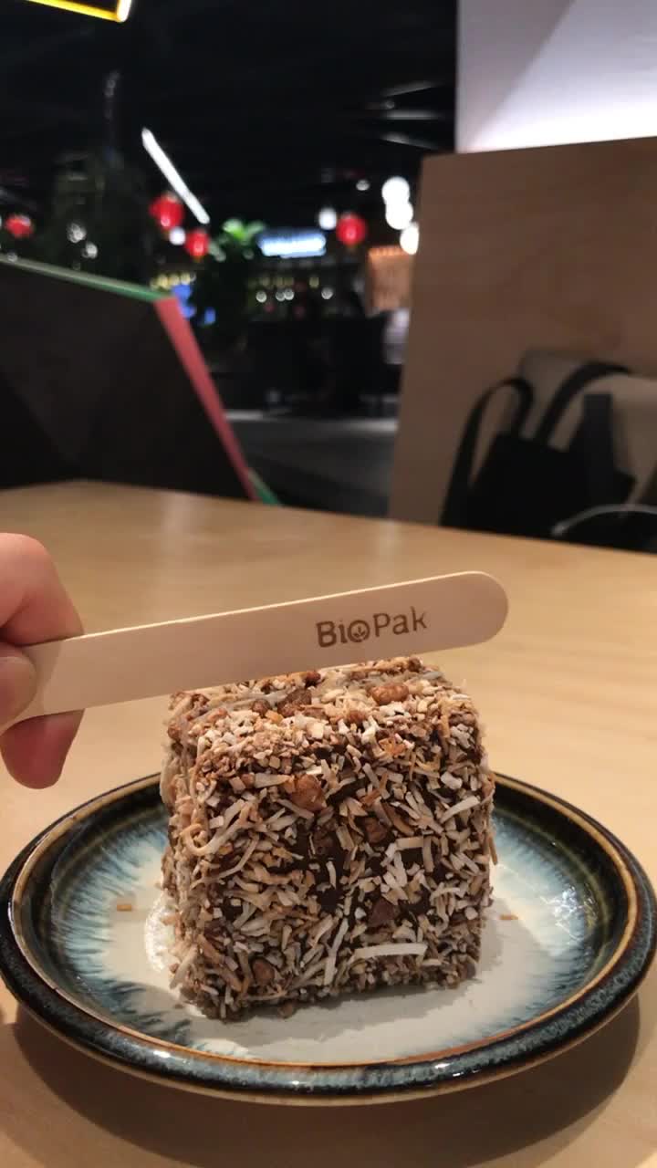 Video review of Tokyo Lamington