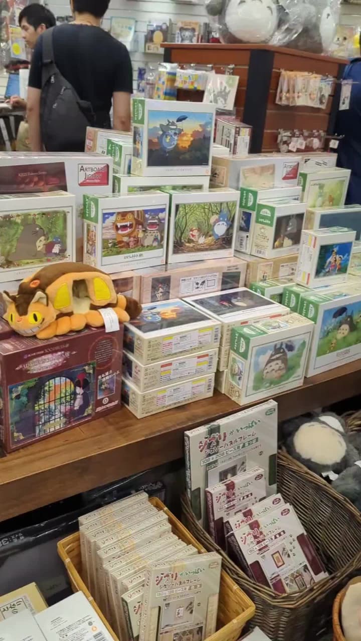 Video review of Kinokuniya Book Store