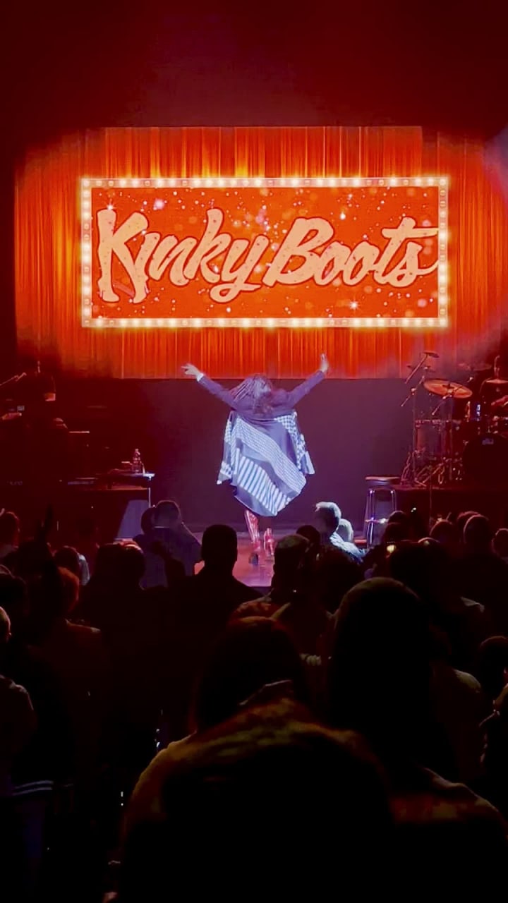 Video review of The Chicago Theatre