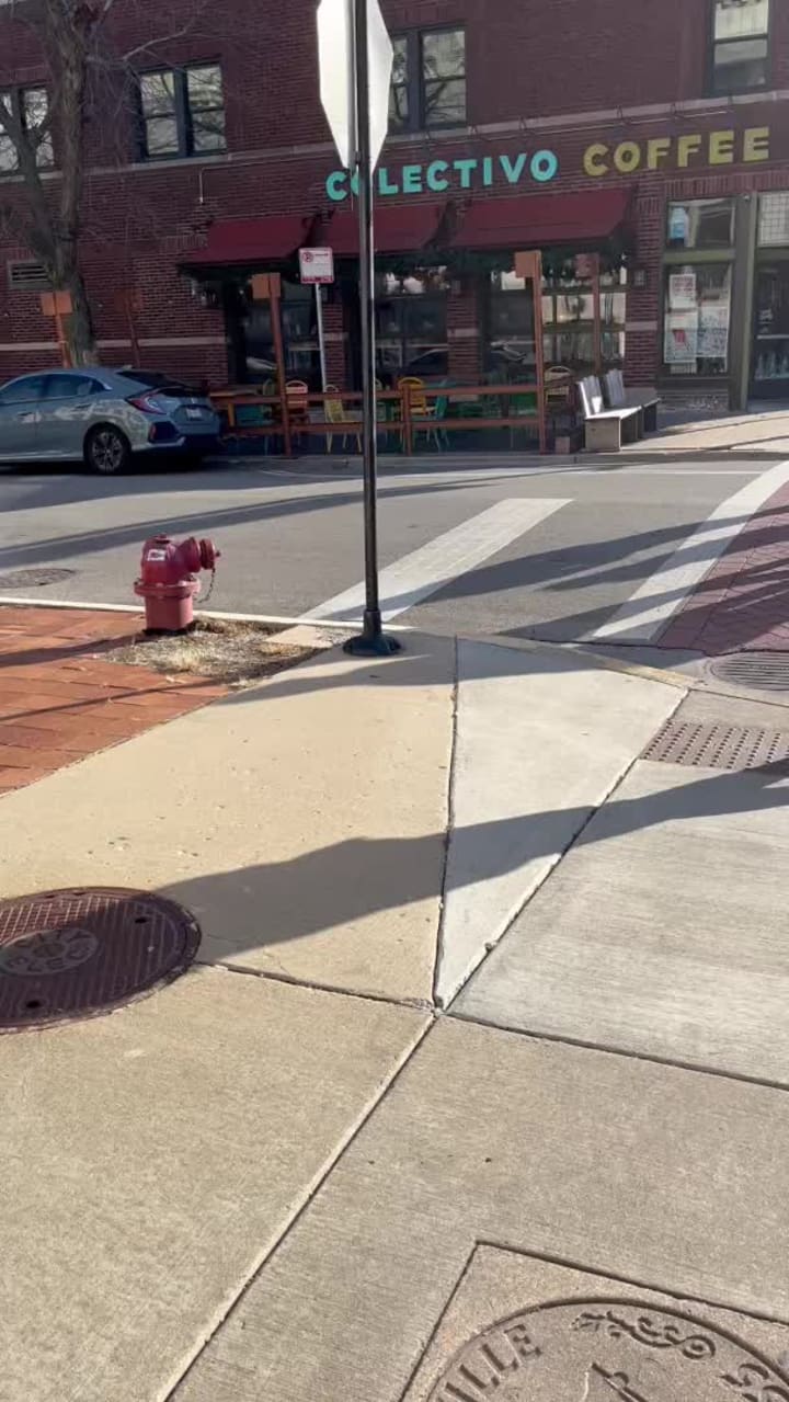 Video review of Colectivo Coffee Andersonville