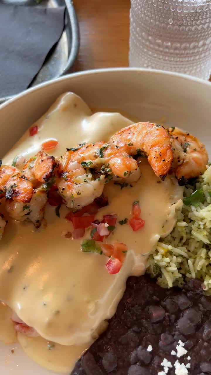 Video review of Mexican Sugar Cocina Y Cantina