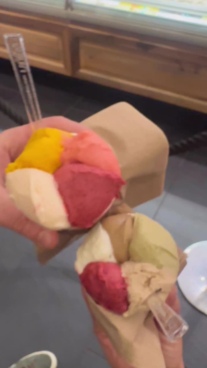 Video review of Amorino