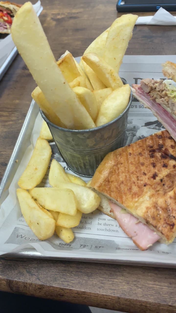 The Cracked Pepper Cafe