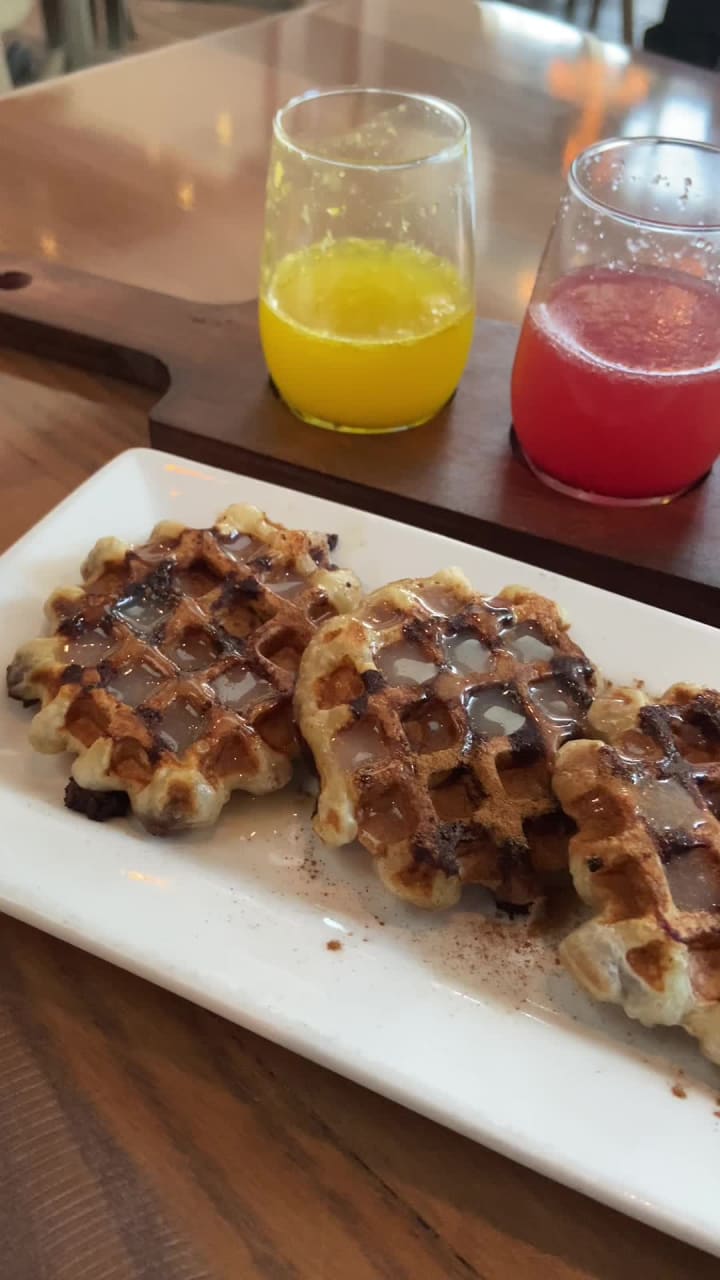 Salty Mermaid Bar & Grille