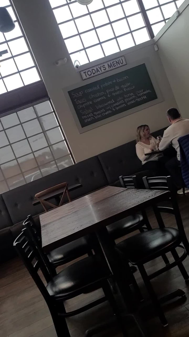 Video review of Local on North