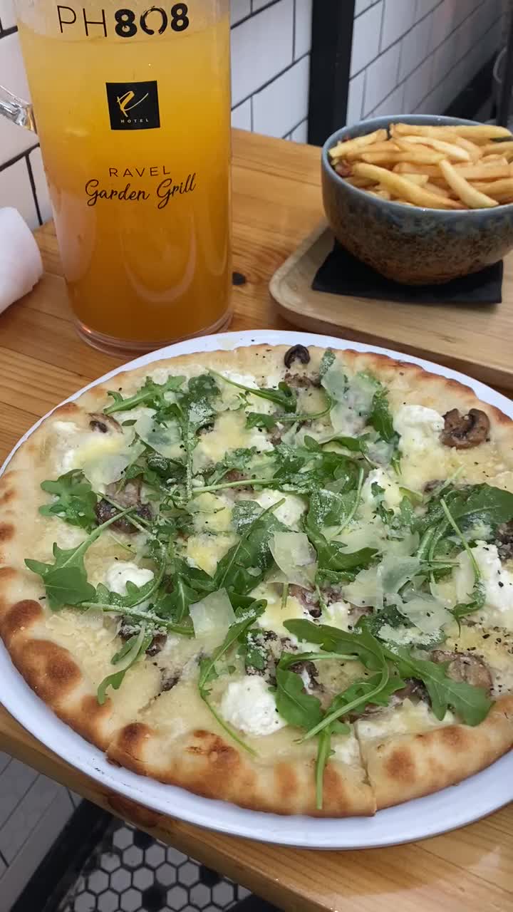 Video review of Hotel Chantelle