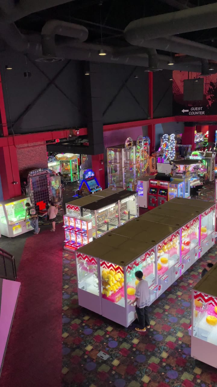 Round 1 Bowling & Amusement