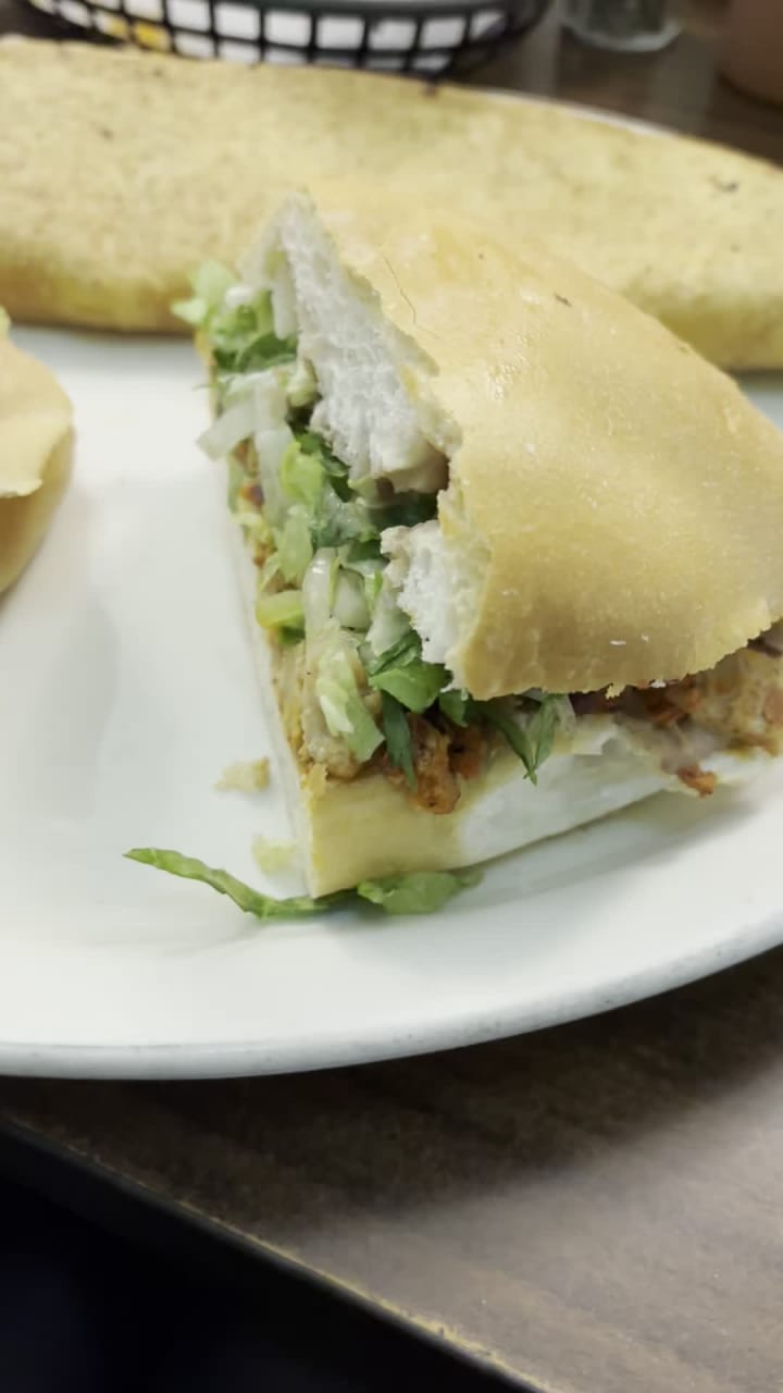 Video review of Quesadilla La Reyna del Sur