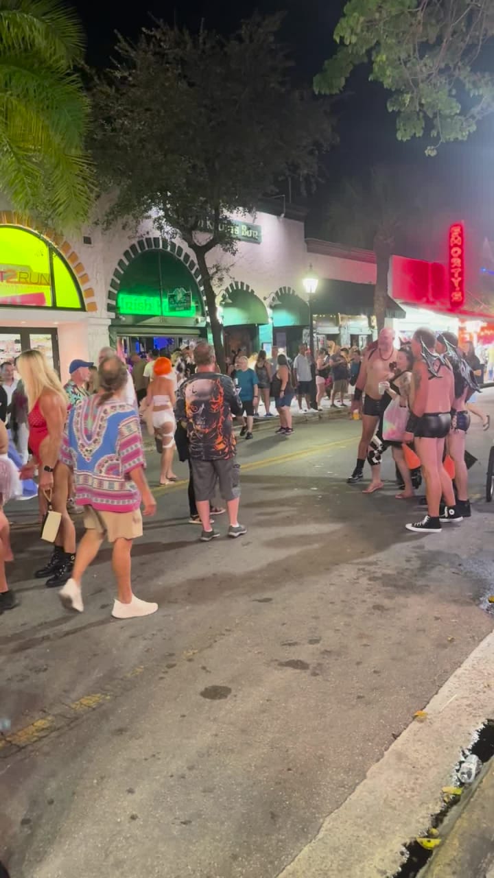 Video review of Captain Tony's Saloon