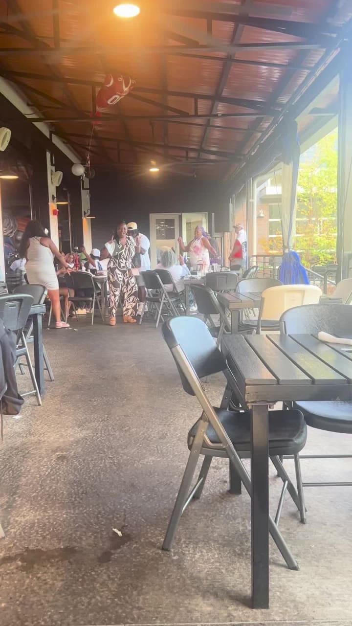 Nouveau Bar & Grill – Jonesboro