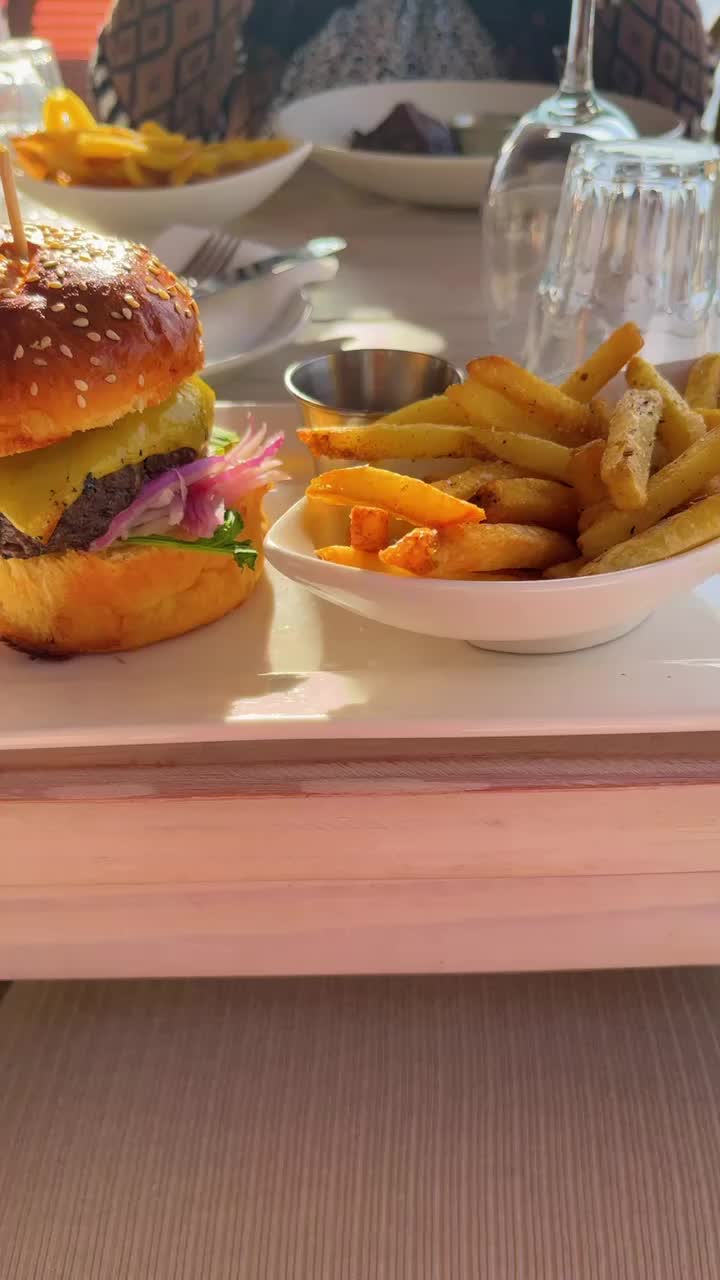 Life Grand Cafe Waterfront