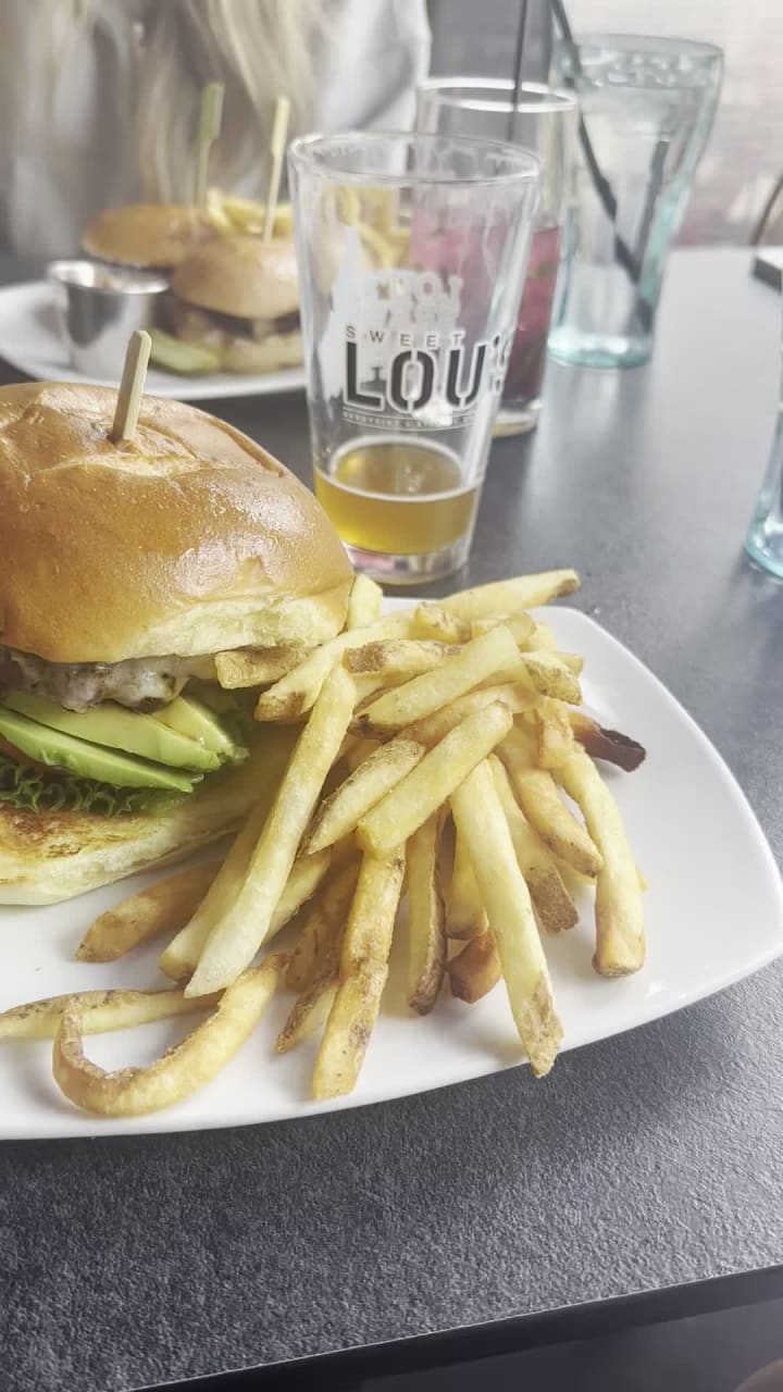 Sweet Lou's Restaurant & Tap House