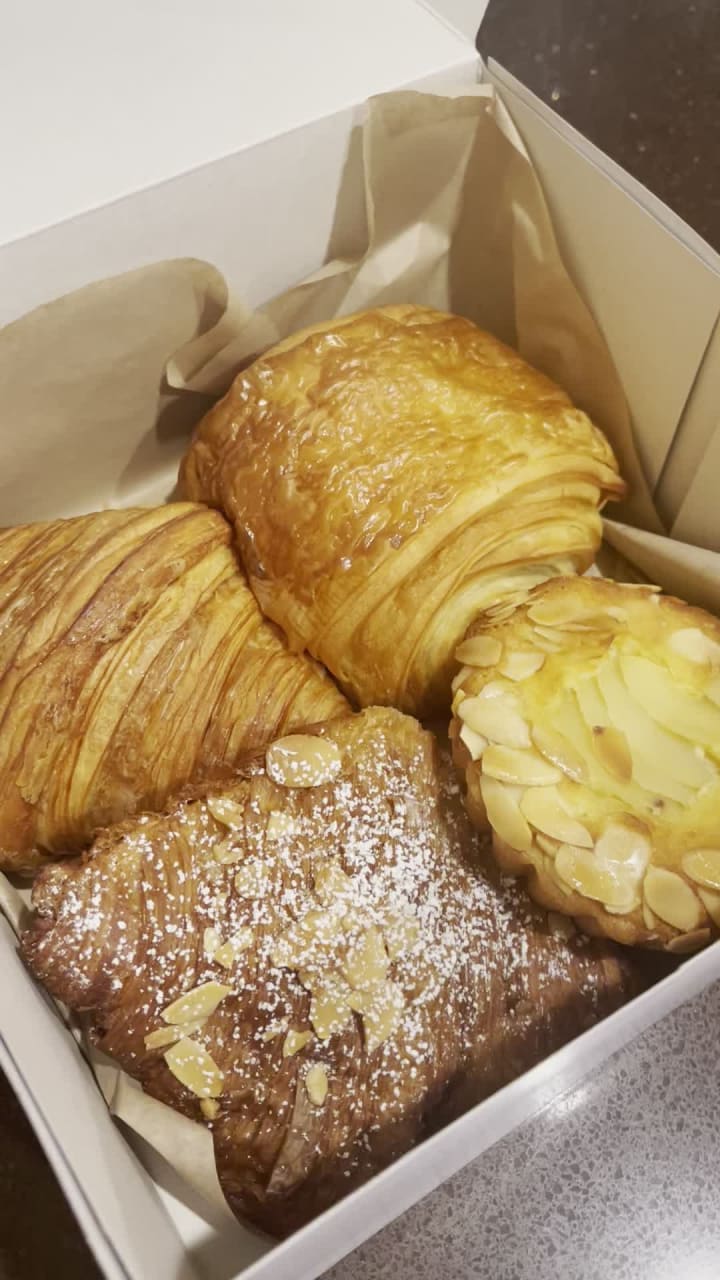 Video review of Lou The French On The Block