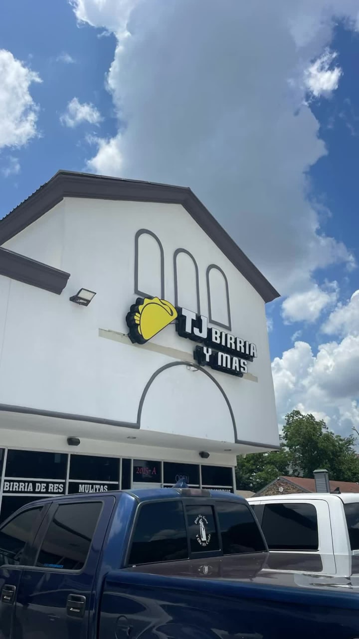 TJ Birria Y Mas