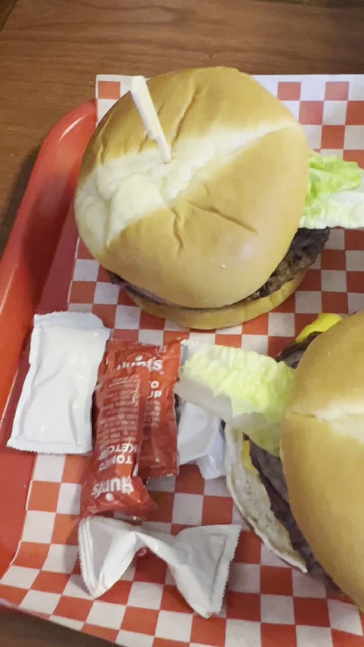 Video review of Aladdin Gyro-Cery & Deli