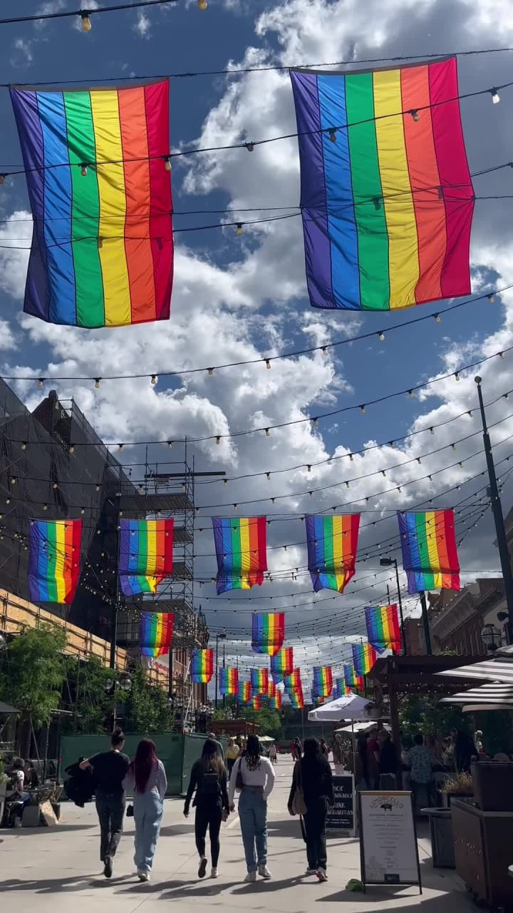Video review of Larimer Square