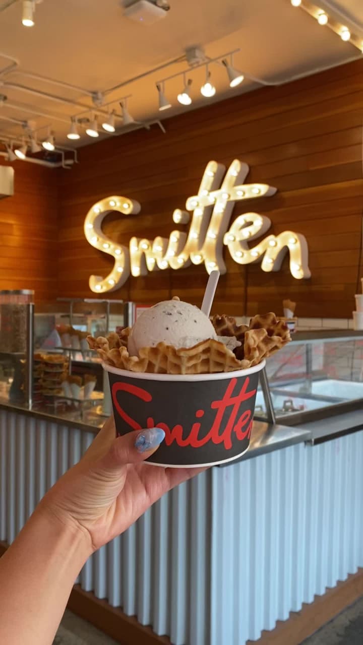 Video review of Smitten Ice Cream