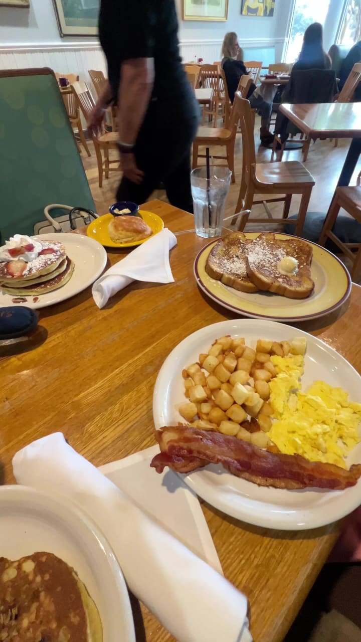 Video review of J Christopher's