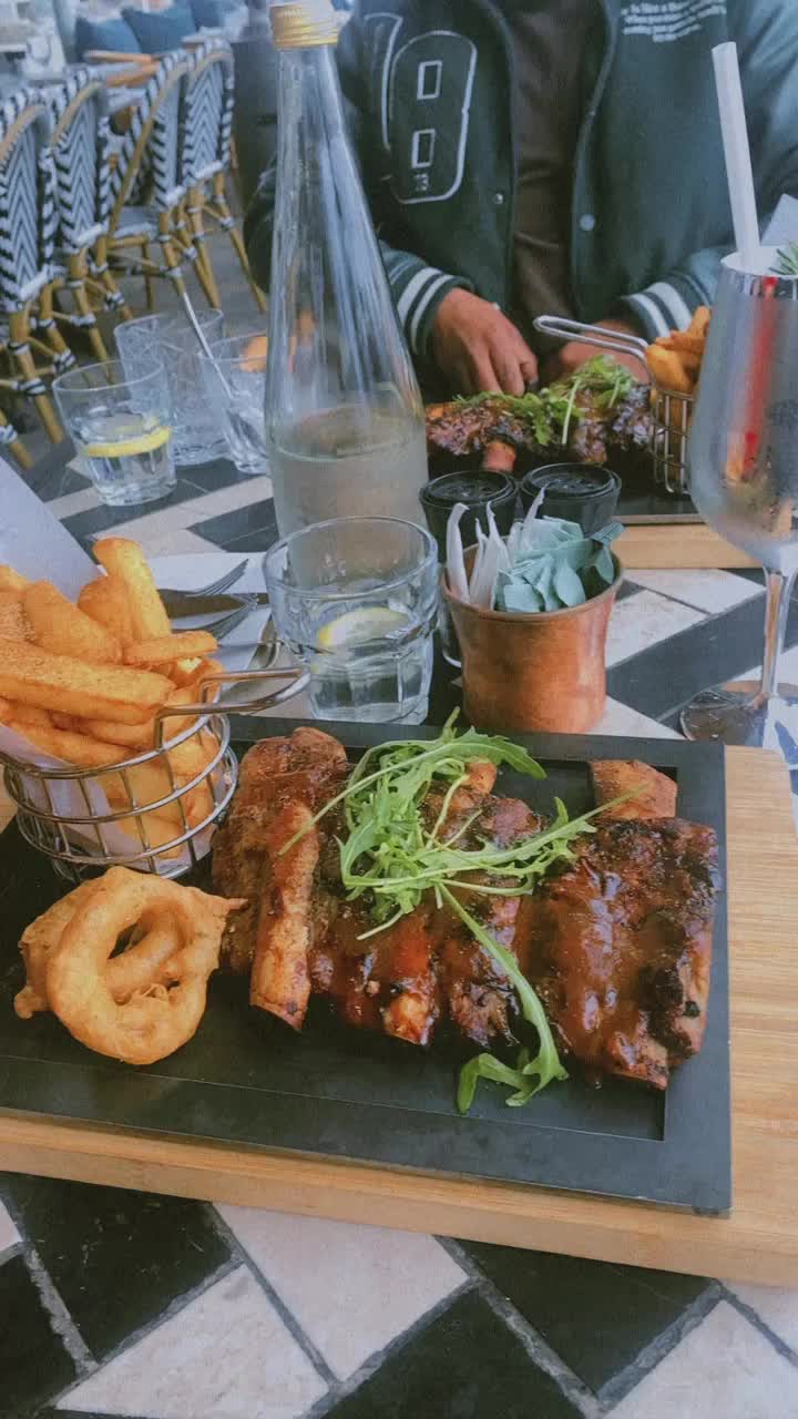 Life Grand Cafe Waterfront