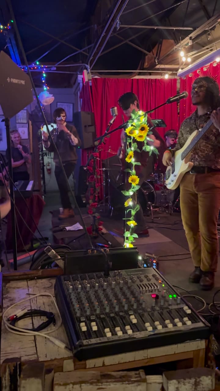 Video review of Stardust Video & Coffee