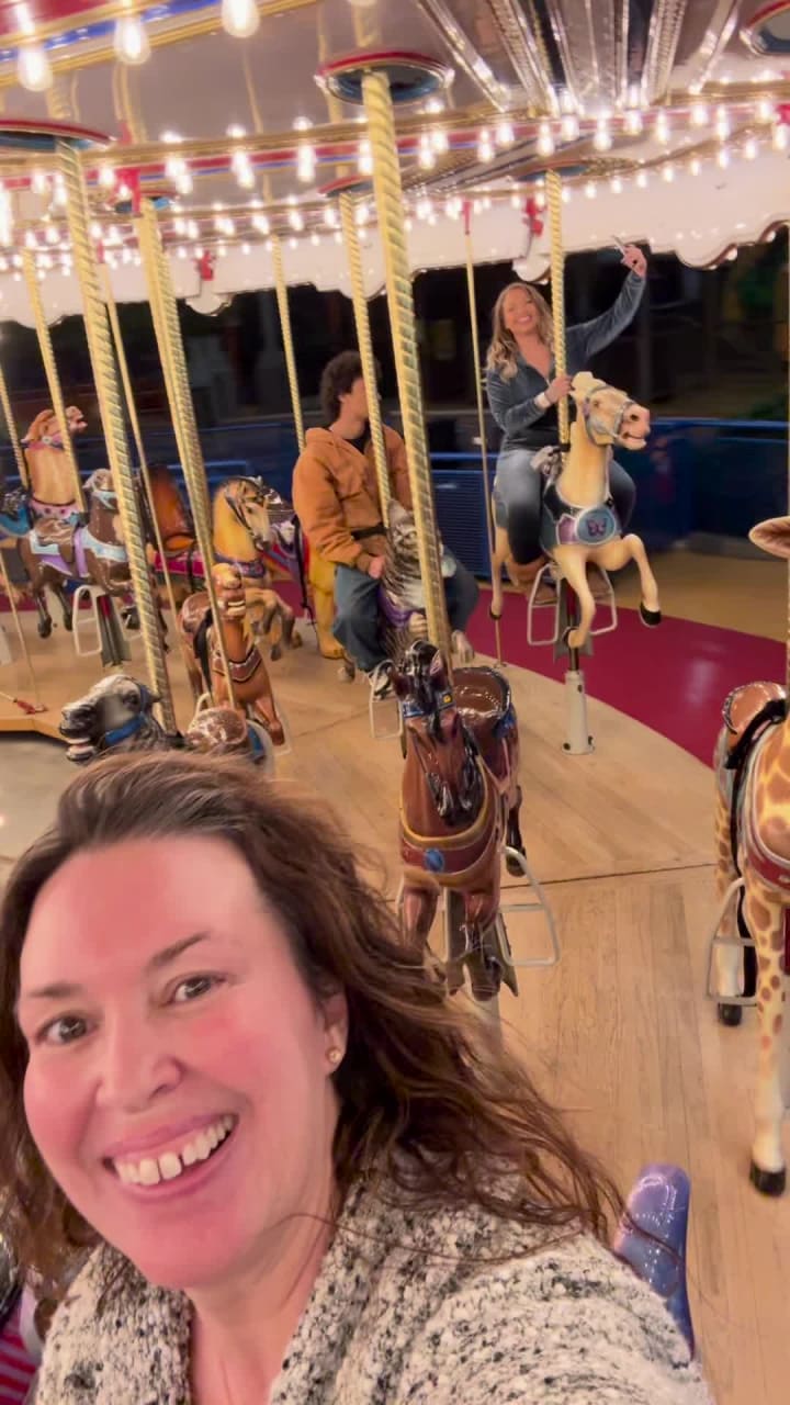 Video review of Nickelodeon Universe