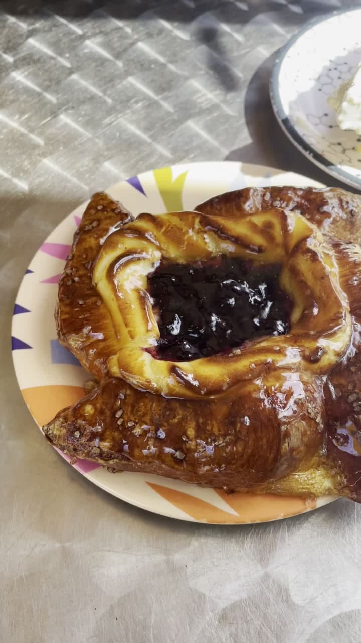 Video review of Wanda's Pie in the Sky