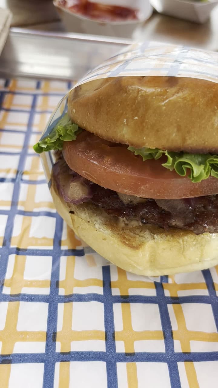 Video review of Super Duper Burgers