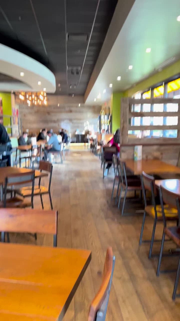 Video review of California Pizza Kitchen
