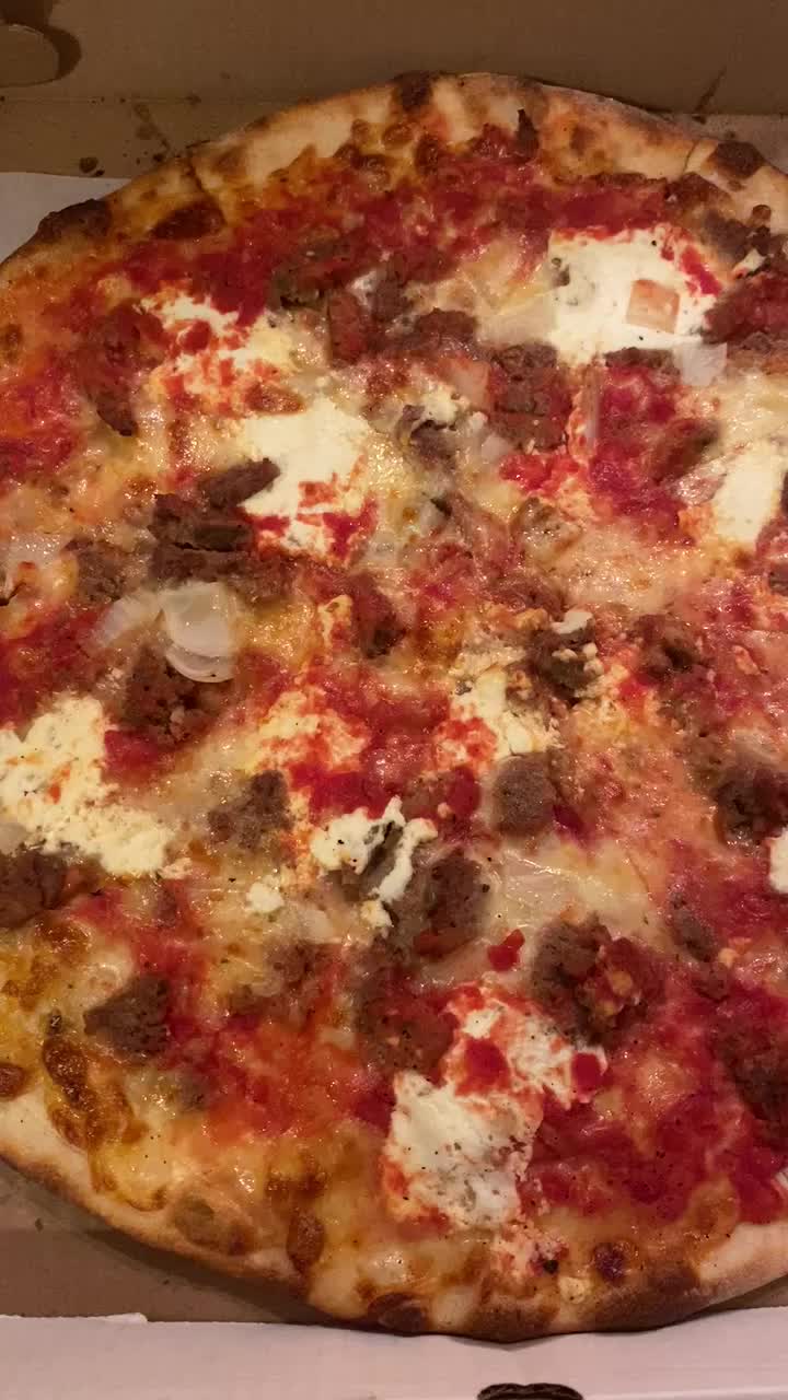 Video review of Denino’s Pizzeria & Tavern