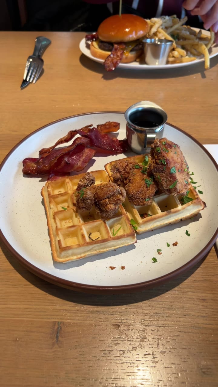 Video review of Earls Kitchen + Bar