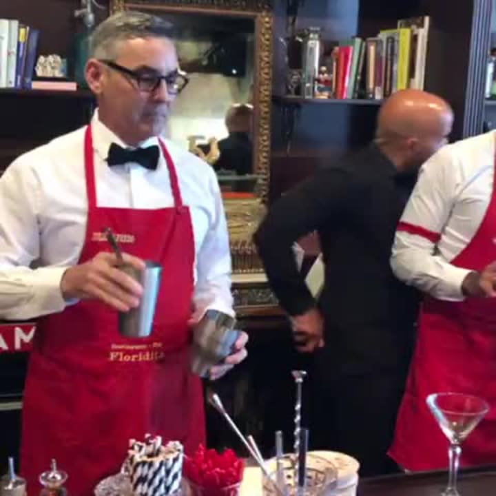 Video review of Cafe La Trova