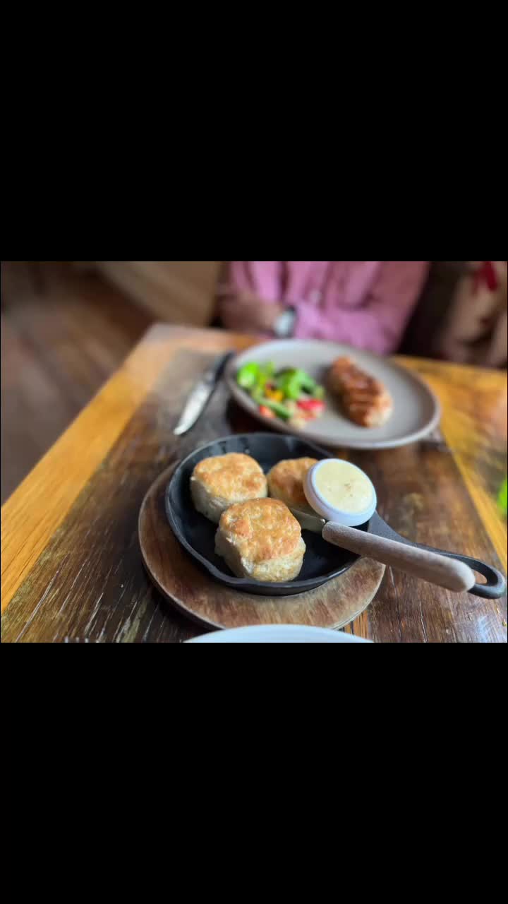 Video review of Husk Savannah