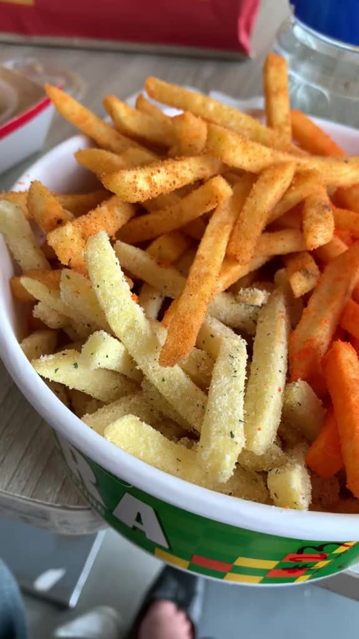 The Manila Hotel (Manila Hotel)