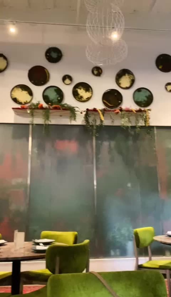 Video review of Rosalinda