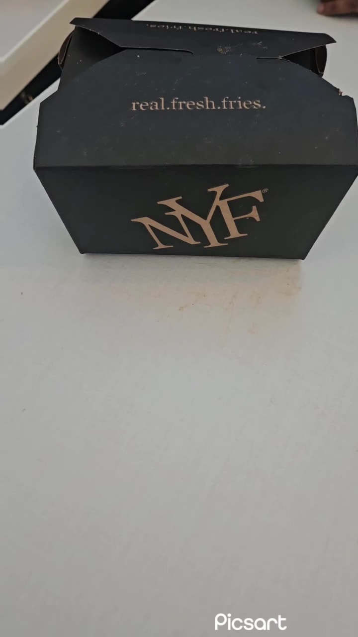 Video review of The Gallery at Westbury Plaza