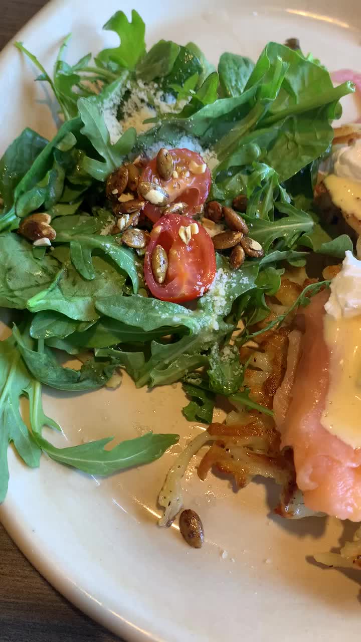 Video review of Snooze, an A.M. Eatery