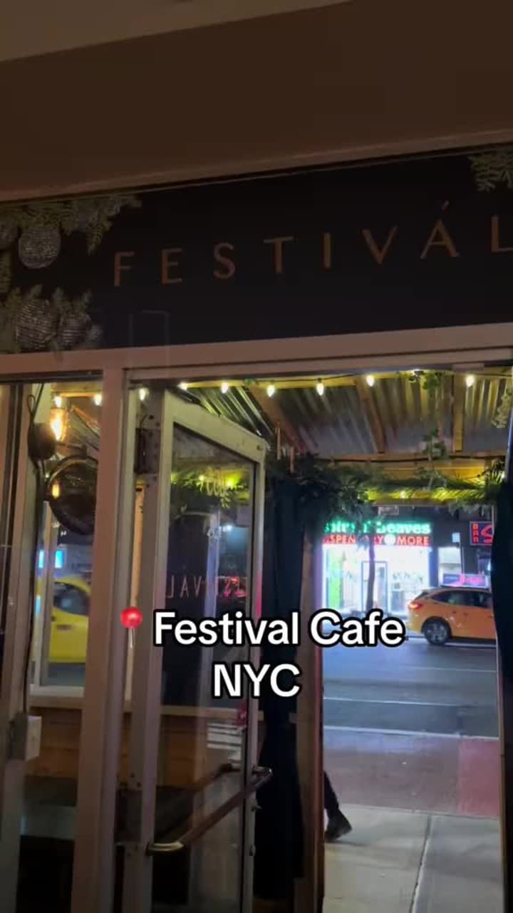 Festival cafe