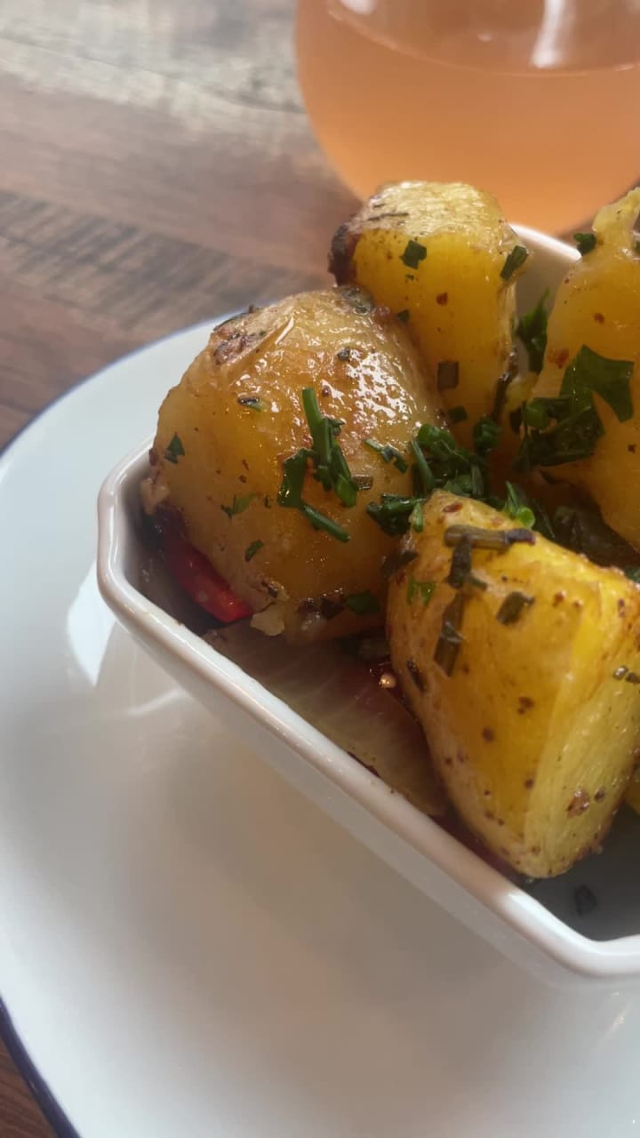 Video review of Le Petit Marche