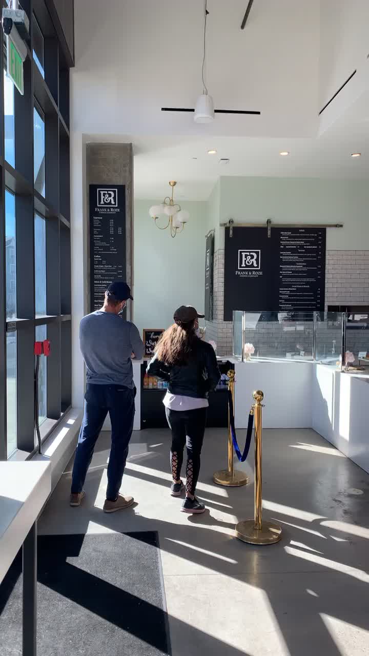 Video review of Frank & Roze