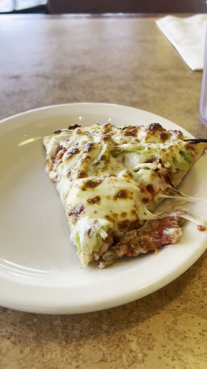 Video review of Zachary's Chicago Pizza