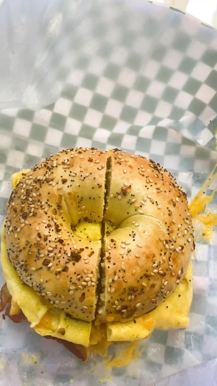 Video review of Leon's Bagels