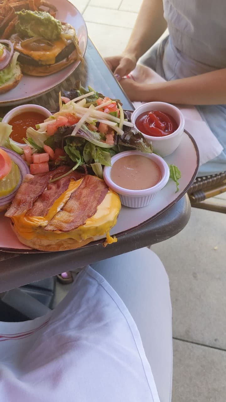 Video review of The Brazen Fox