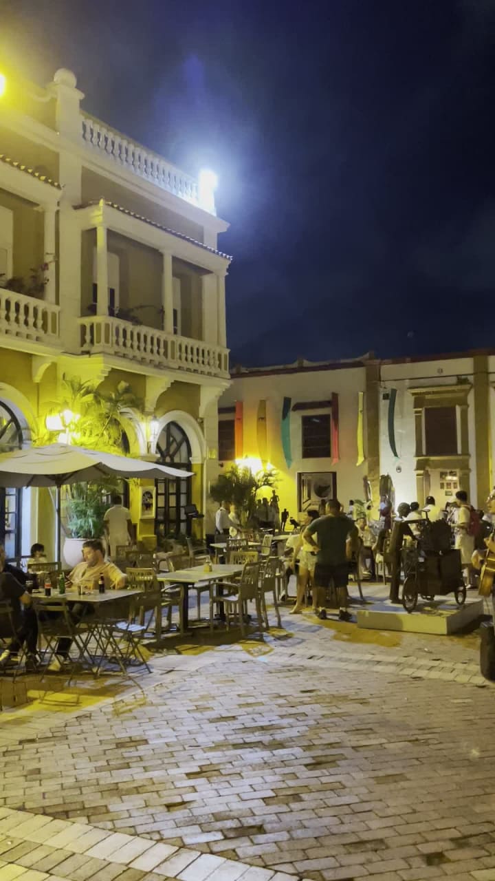 Video review of EL BARÓN - Café & Liquor Bar