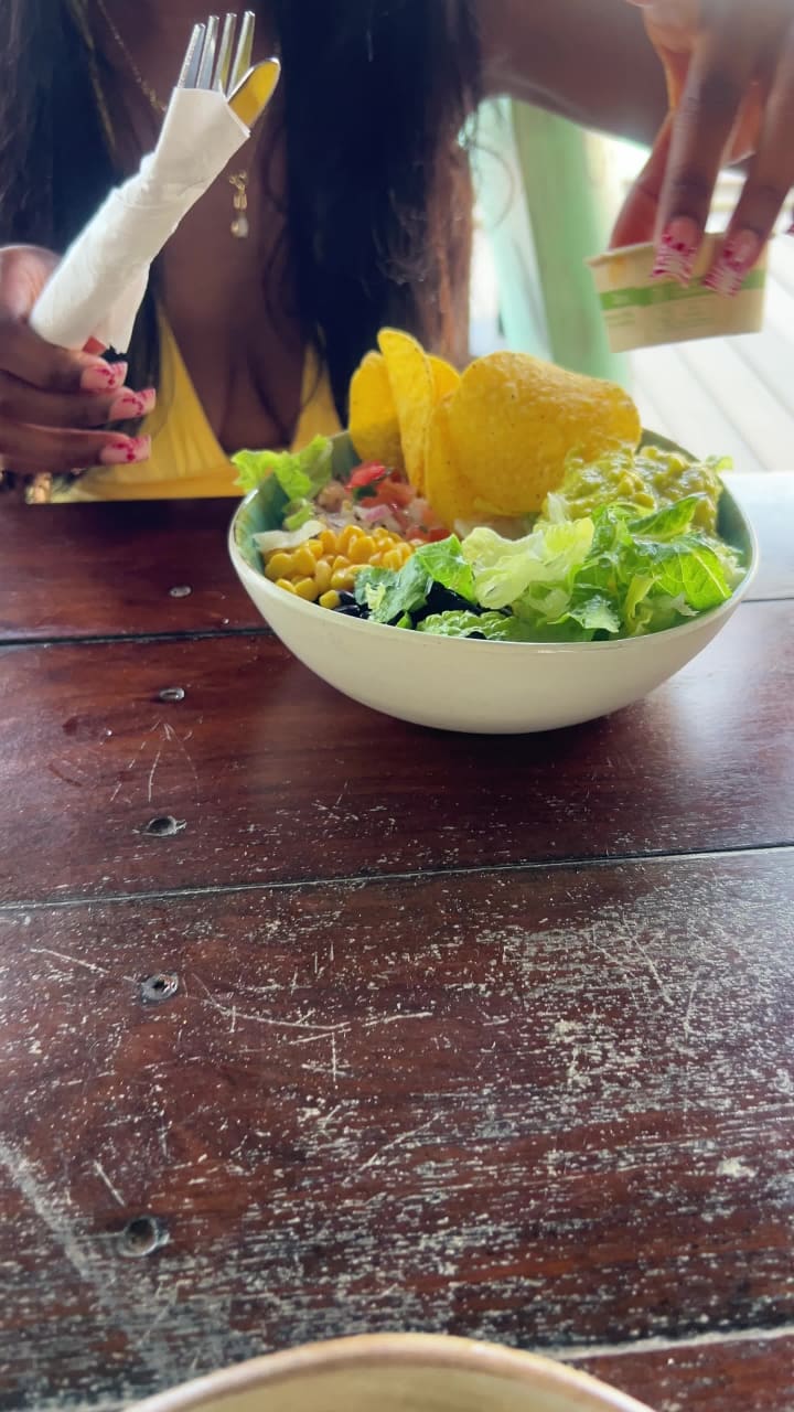 Bugaloe Beach Bar & Grill