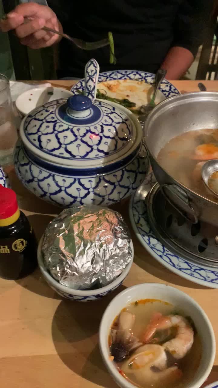 Video review of Hollywood Thai Resturant