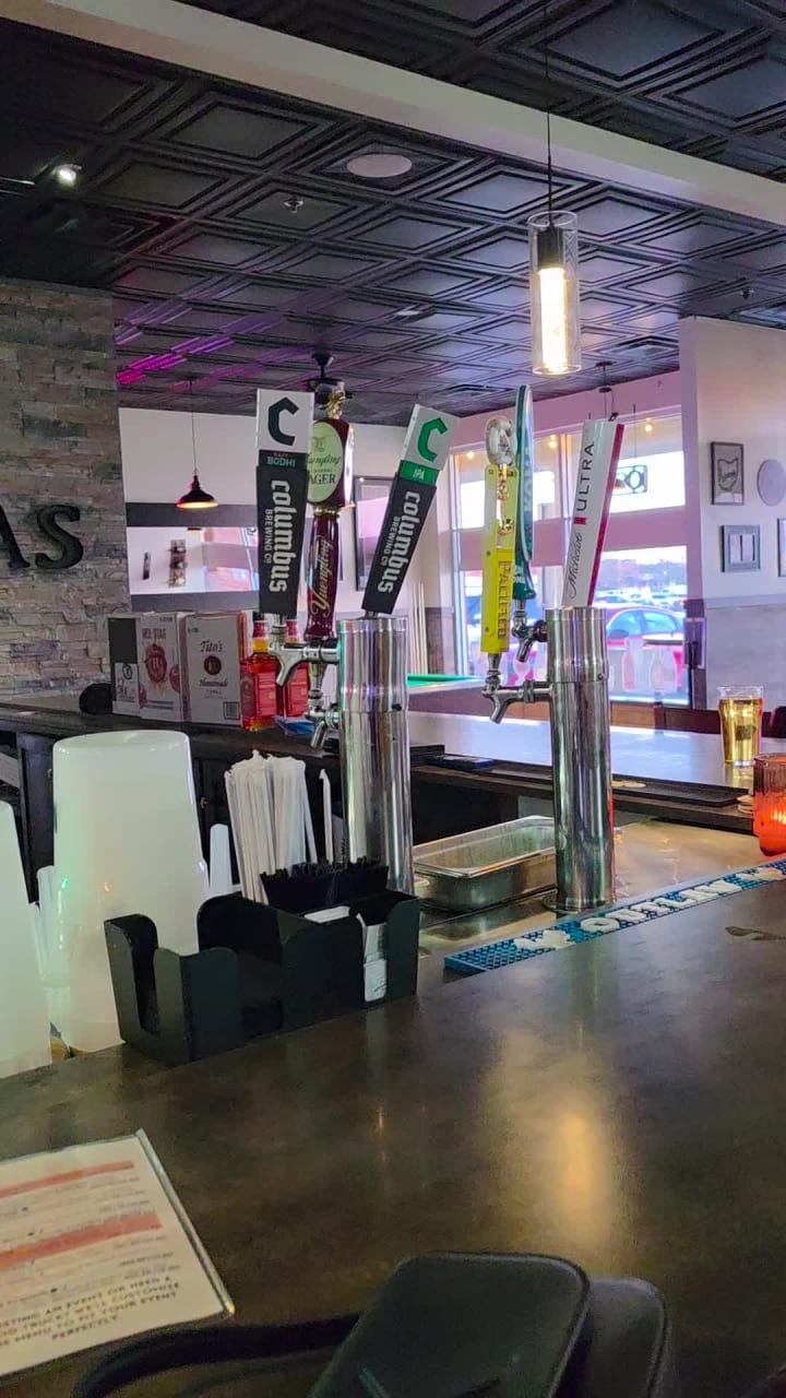 Ella's kitchen + wine bar