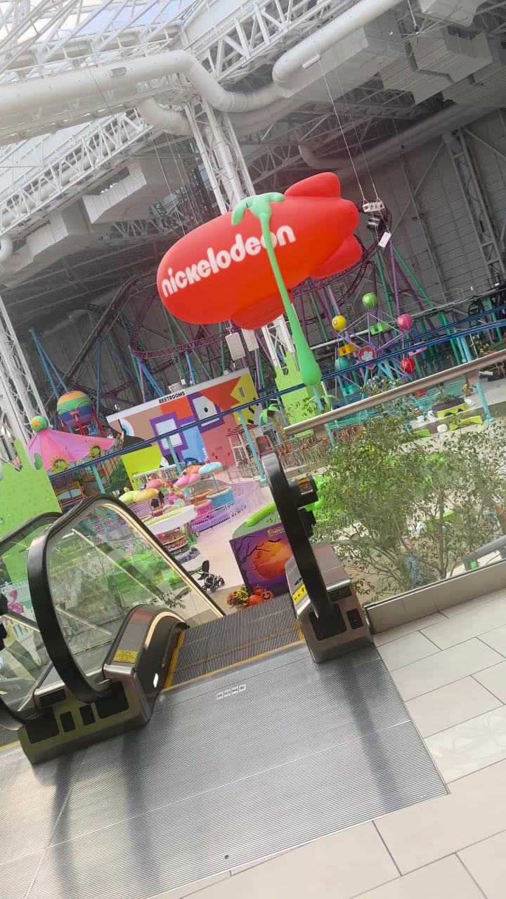 Video review of Nickelodeon Universe