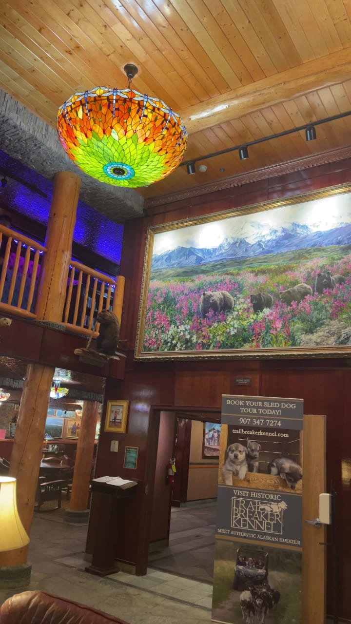 Pike's Waterfront Lodge